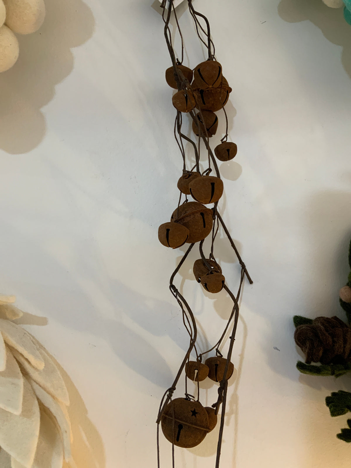 Jent rusty bell garland