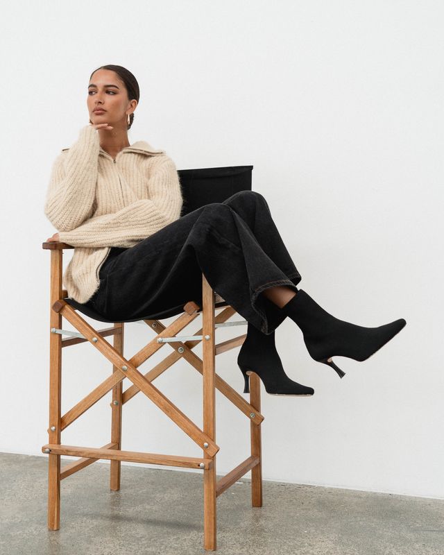 White Closet - Beige Zip Knit Jacket